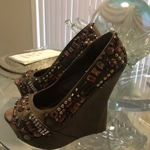 Suede and stone wedge shoes